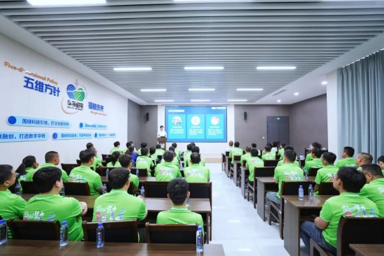 Hey，新伙伴！金莎9001zz以诚为本磁电集团举办2025年新员工培训活动